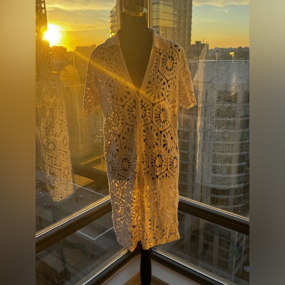🆕 FARM Rio 🧿 NWOT White Semisheer Floral Button-Up Crochet Cover-Up Dress, M - Picture 12 of 15